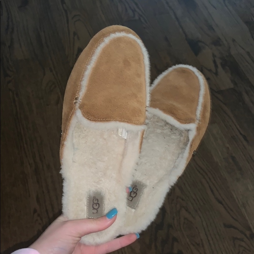 Ugg - Lane Women’s slip-on loafers